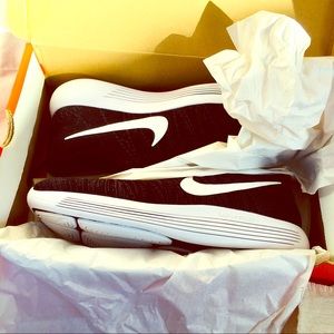 NIKE new in box 📦 run easy running sneakers 👟!!!